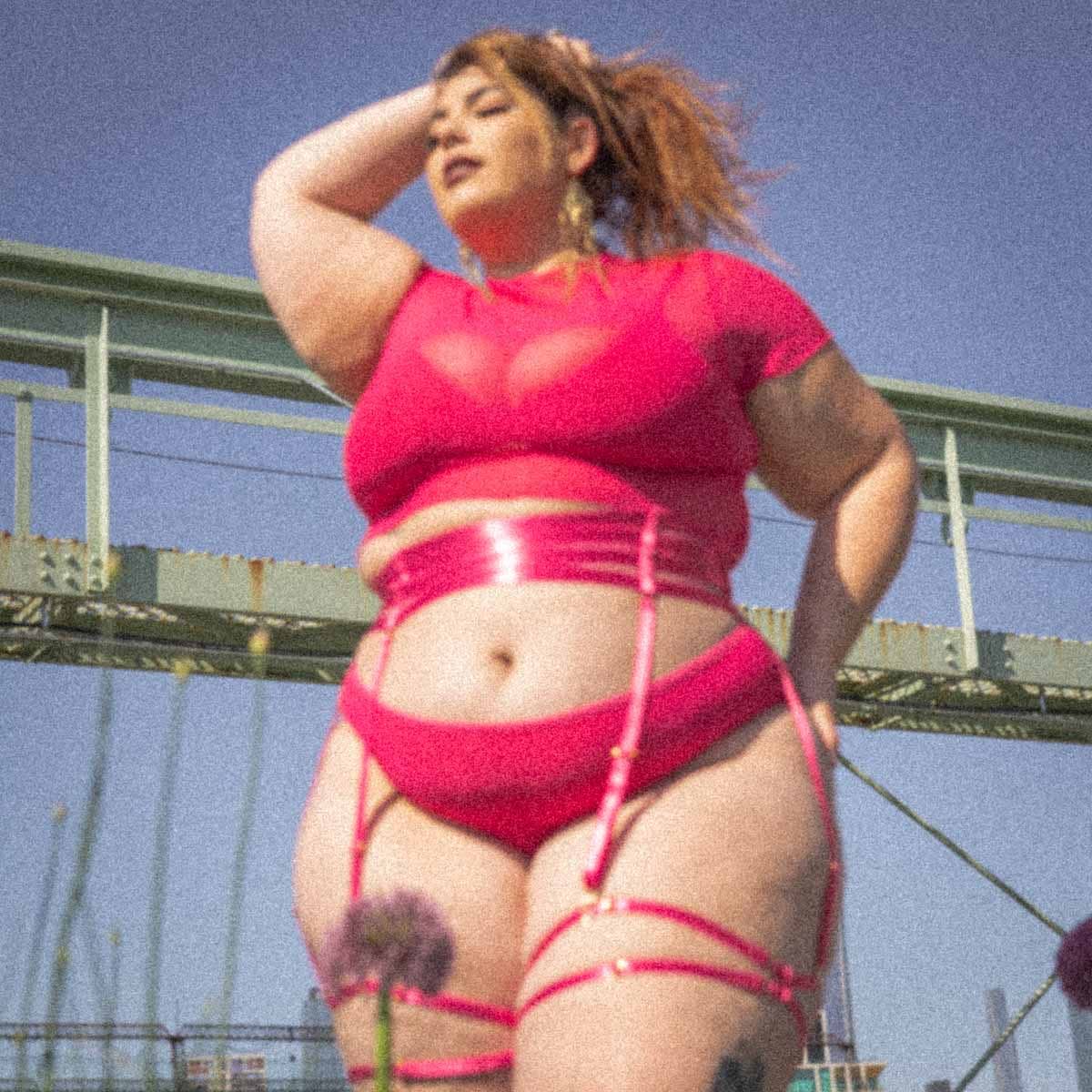 Hot Pink Hearts of Venus Crop Tee in XS/S
